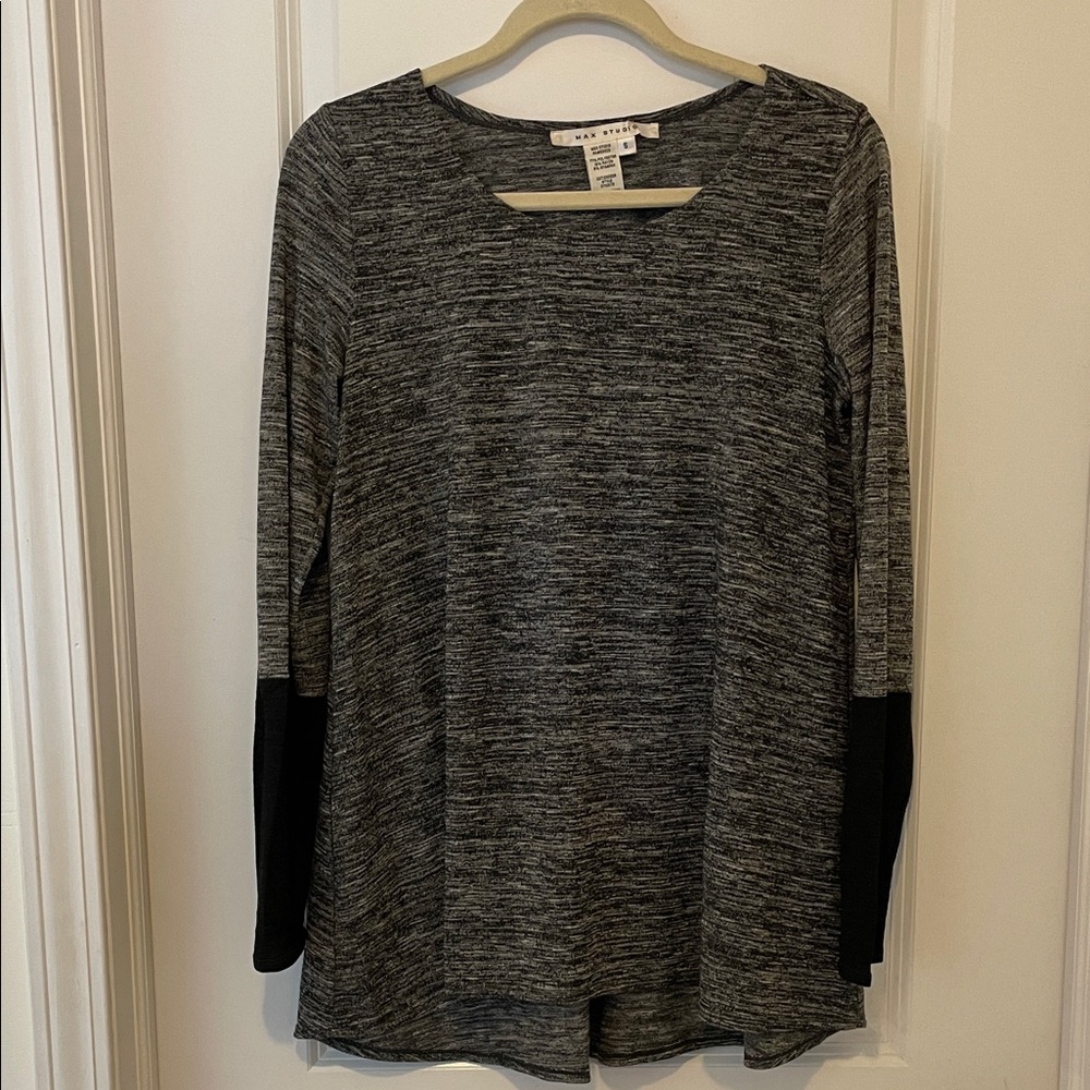 Max Studio Gray and Black Long Sleeve Top